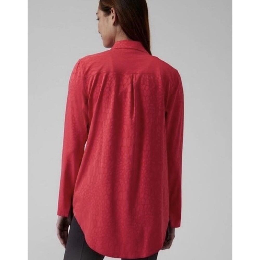 Athleta Urbanite Textured Button Down Shirt Women Small Red Gorpcore Athleisure - Picture 3 of 11